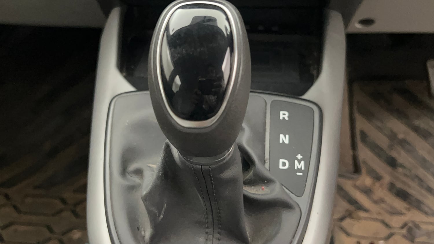 Used 2020 Hyundai Grand i10 Nios Asta AMT 1.2 Kappa VTVT Petrol Automatic interior GEAR  KNOB VIEW