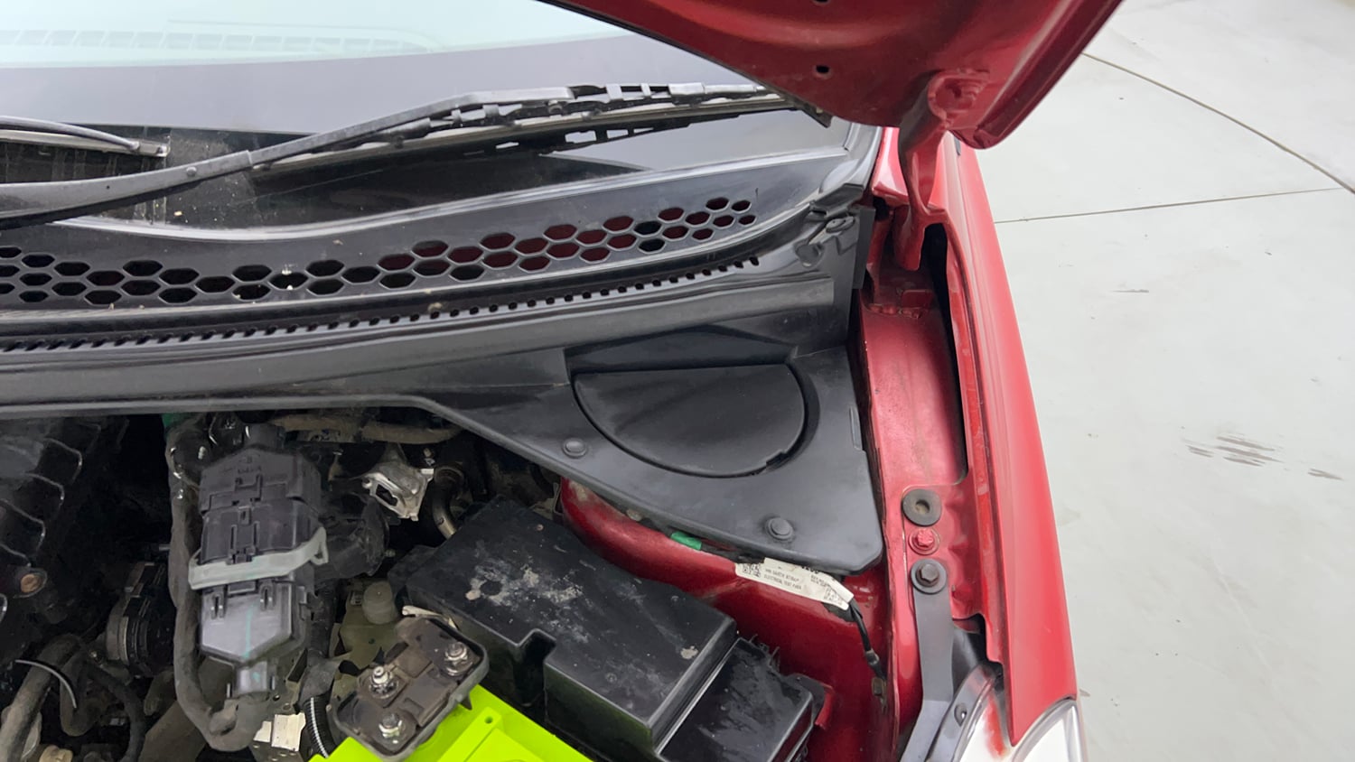 Used 2018 Tata Tiago Revotron XZA Petrol Automatic engine ENGINE LEFT SIDE HINGE & APRON VIEW