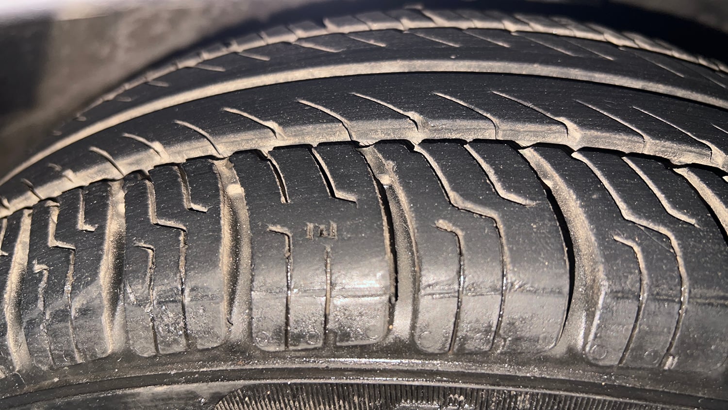 Used 2016 Hyundai Grand i10 Sportz 1.2 Kappa VTVT Petrol Manual tyres RIGHT FRONT TYRE TREAD VIEW