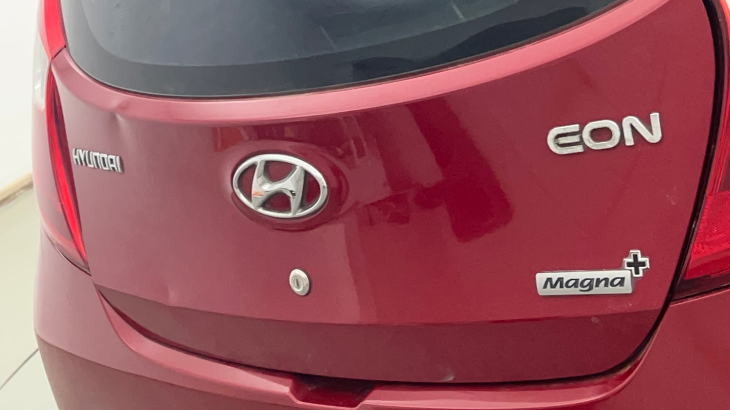 Used 2015 Hyundai Eon Magna + Petrol Manual dents MINOR SCRATCH