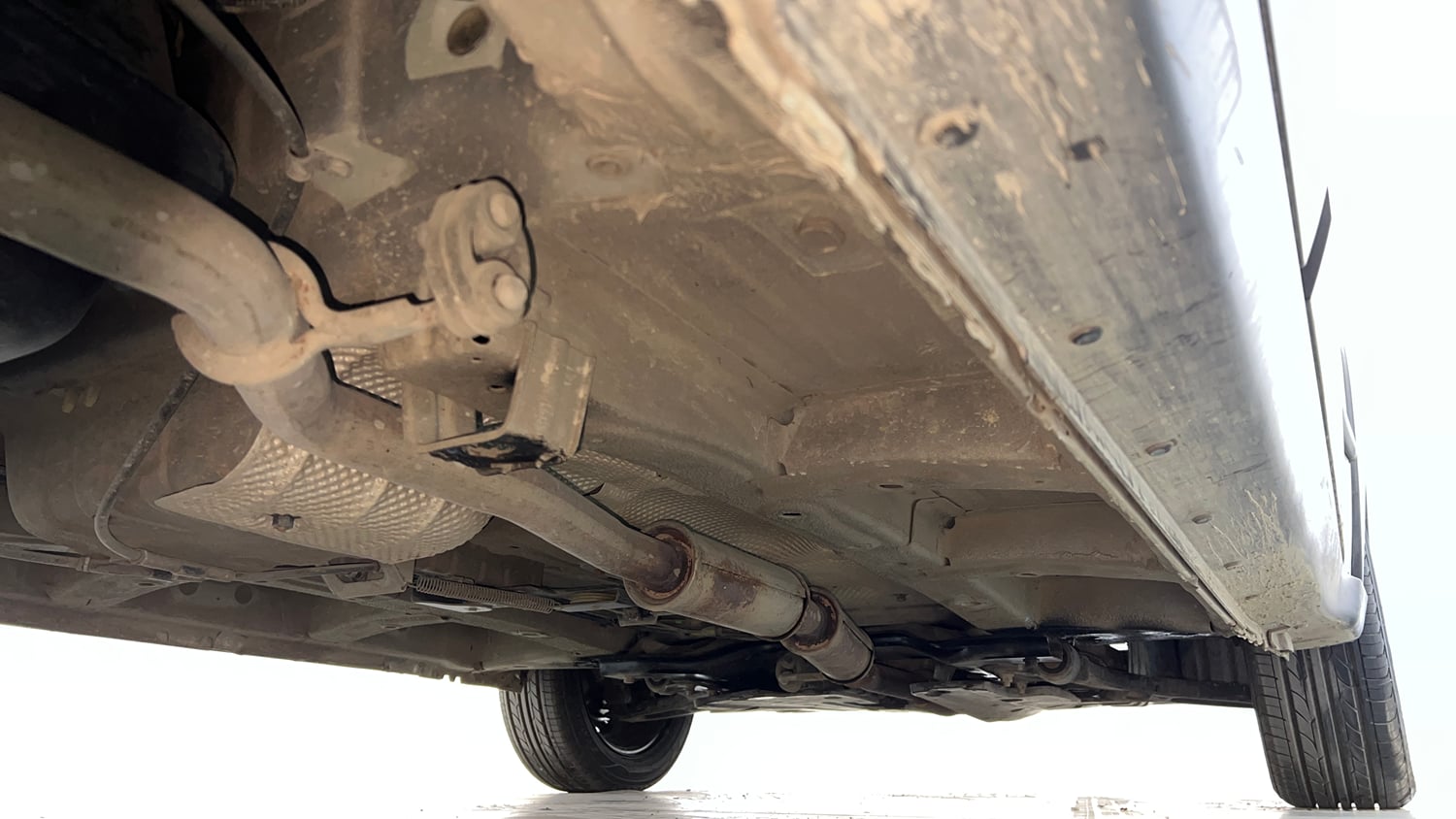 Used 2018 Mahindra KUV100 NXT K6 Plus 6 STR Petrol Manual extra REAR RIGHT UNDERBODY VIEW