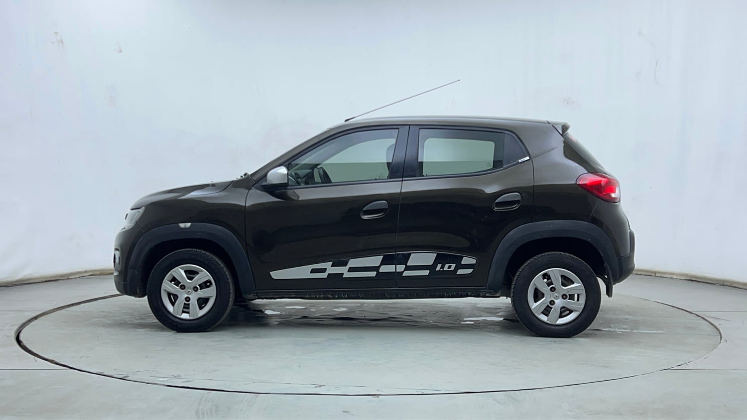 Used 2018 Renault Kwid 1.0 RXT AMT Opt Petrol Automatic exterior LEFT SIDE VIEW