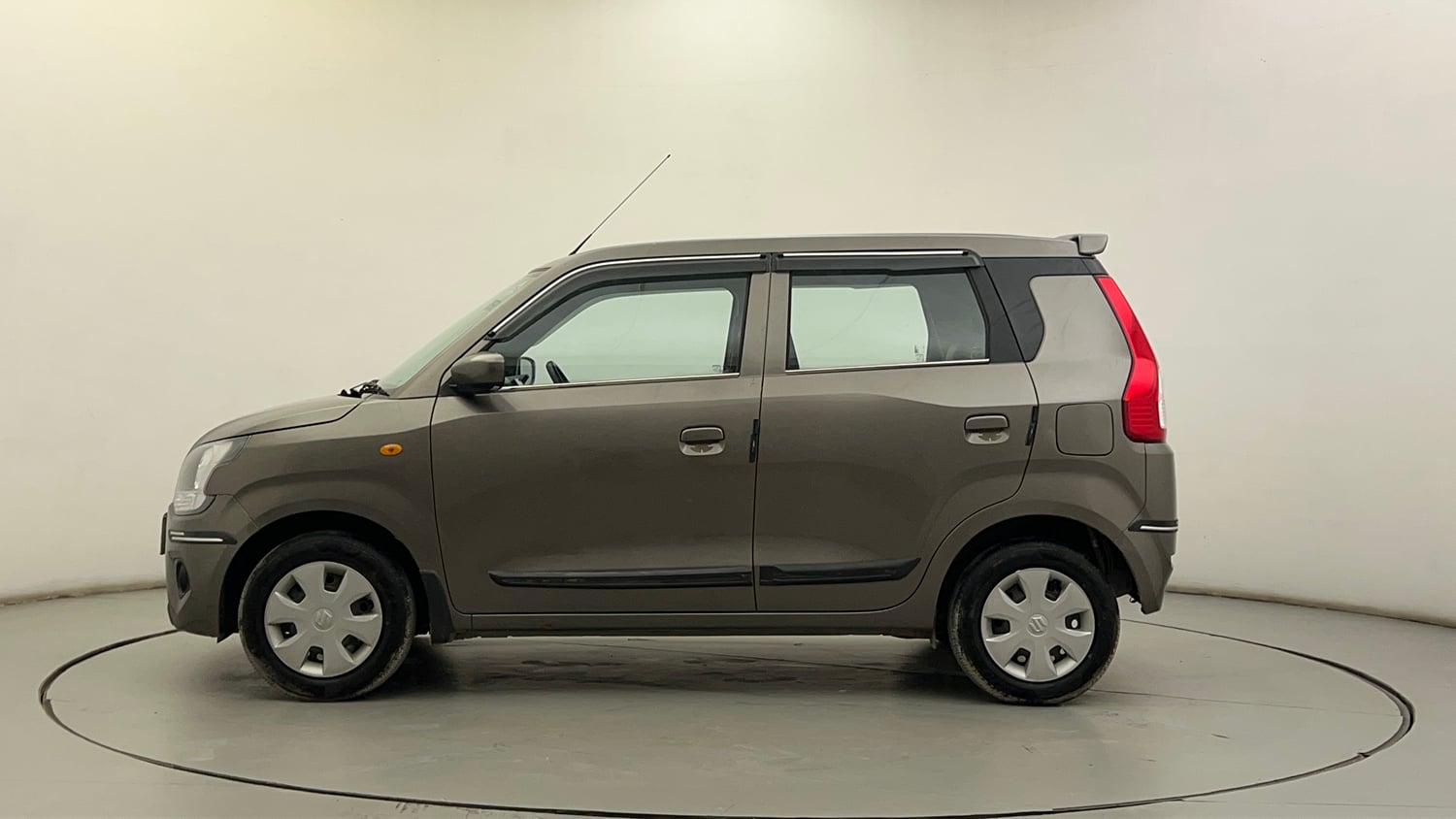 Used 2024 Maruti Suzuki Wagon R VXI 1.0 CNG Cng Manual exterior LEFT SIDE VIEW