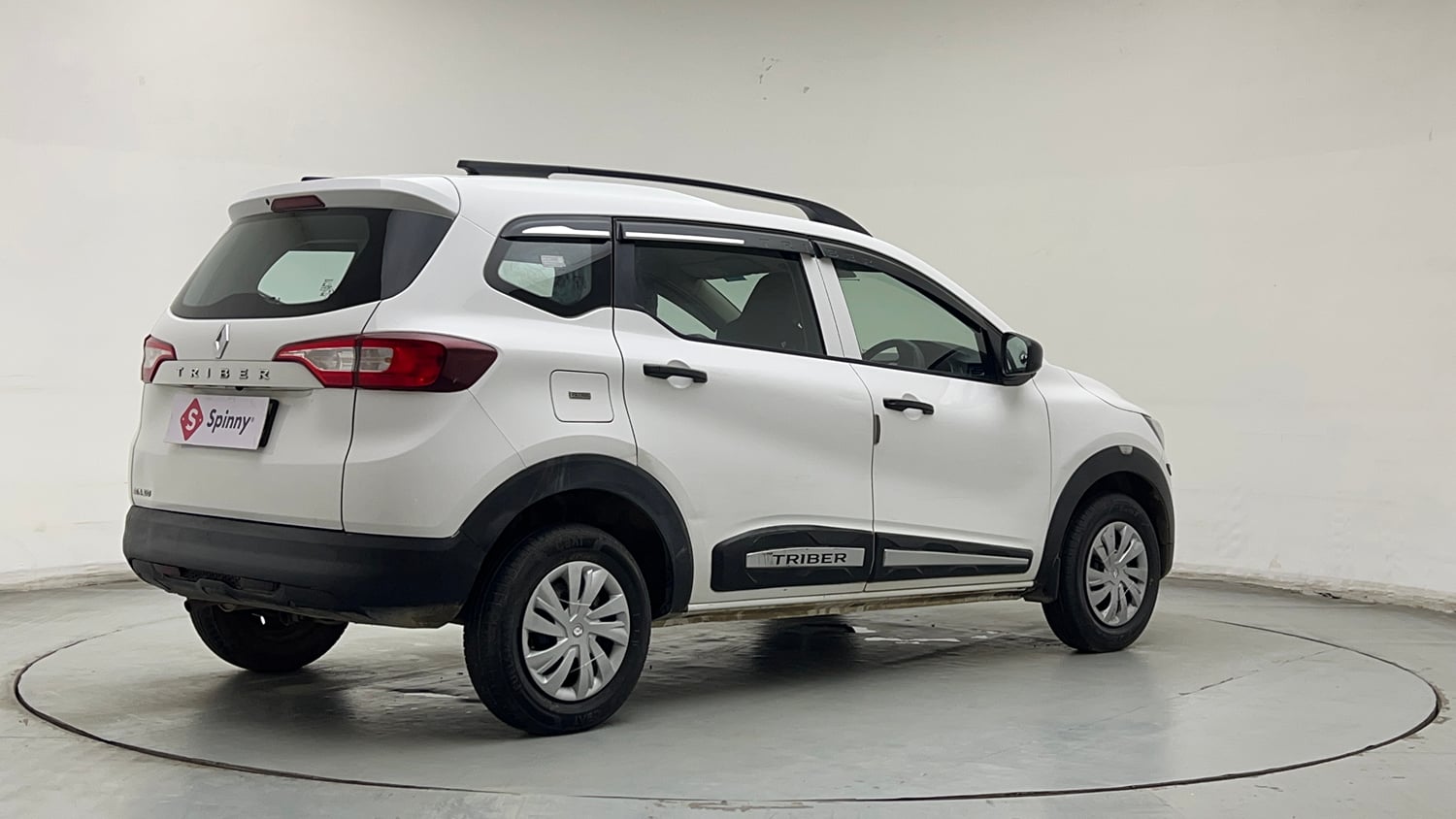 Used 2022 Renault Triber RXE Petrol Manual exterior RIGHT REAR CORNER VIEW