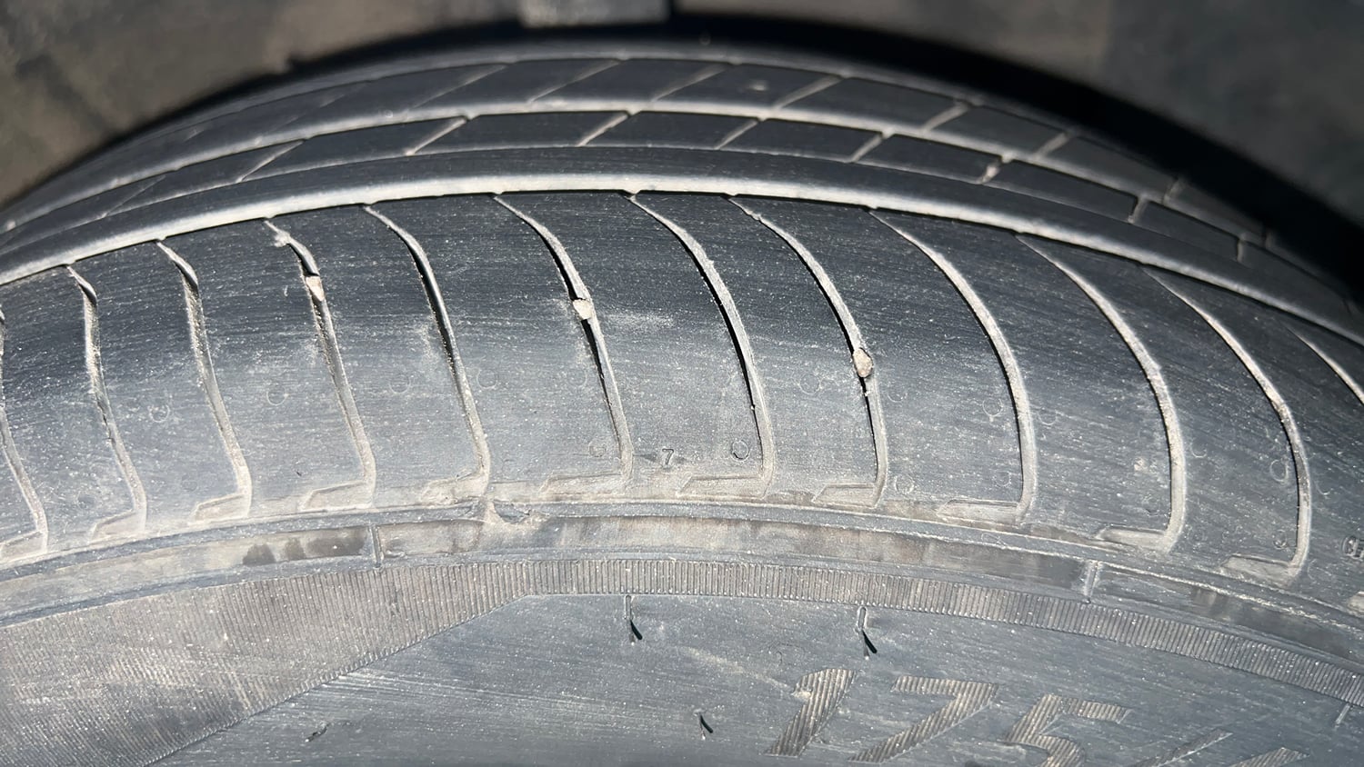 Used 2023 Hyundai Exter SX (O) 1.2 MT Petrol Manual tyres RIGHT FRONT TYRE TREAD VIEW
