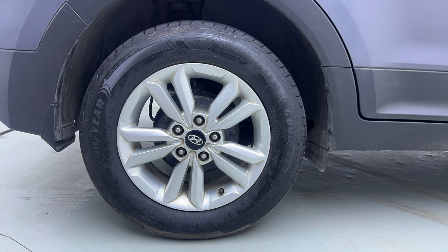Used 2018 Hyundai Creta SX Plus 1.6  Petrol Petrol Manual tyres RIGHT REAR TYRE RIM VIEW