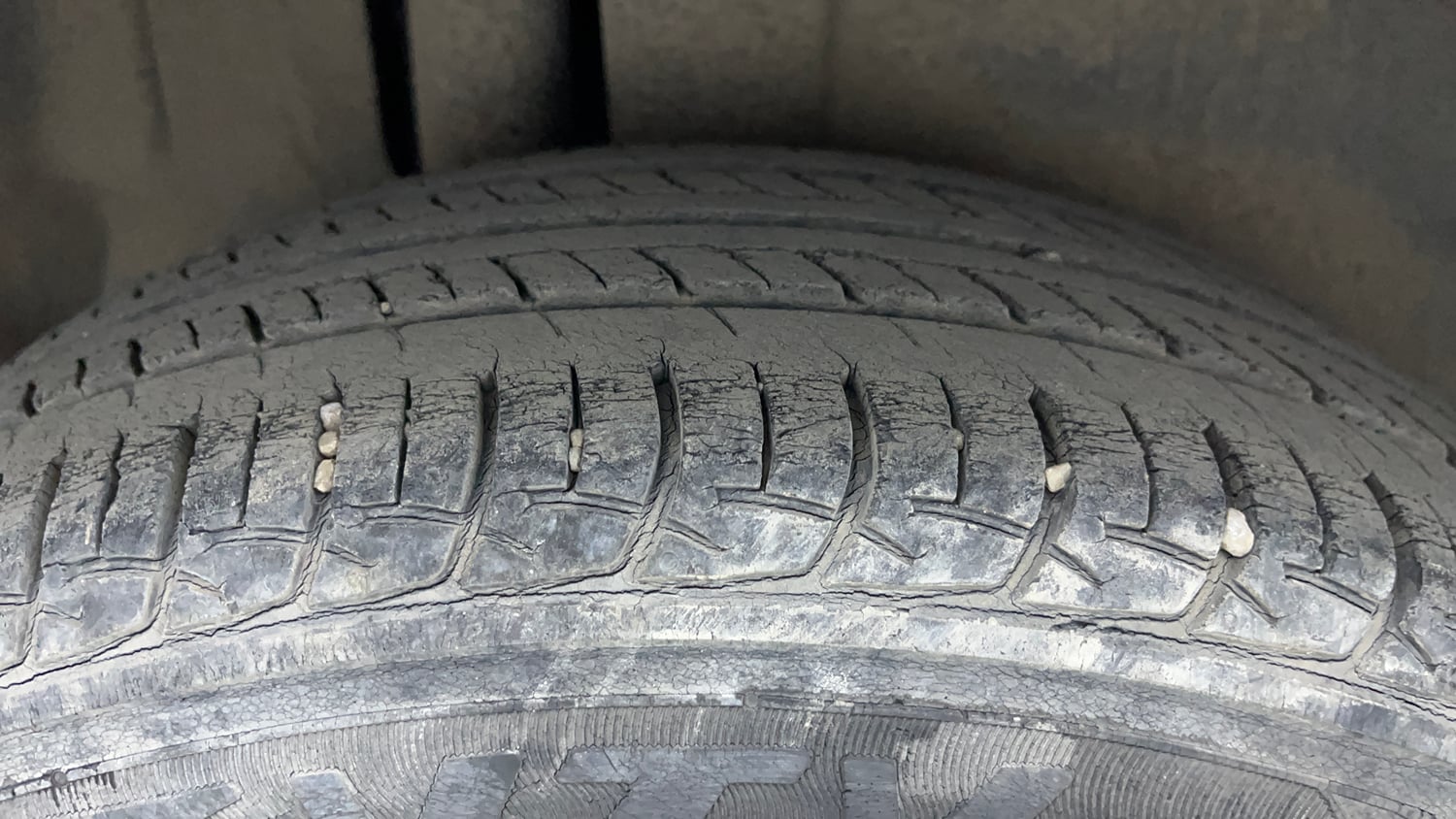 Used 2018 Maruti Suzuki Ertiga ZXI Petrol Manual tyres RIGHT REAR TYRE TREAD VIEW