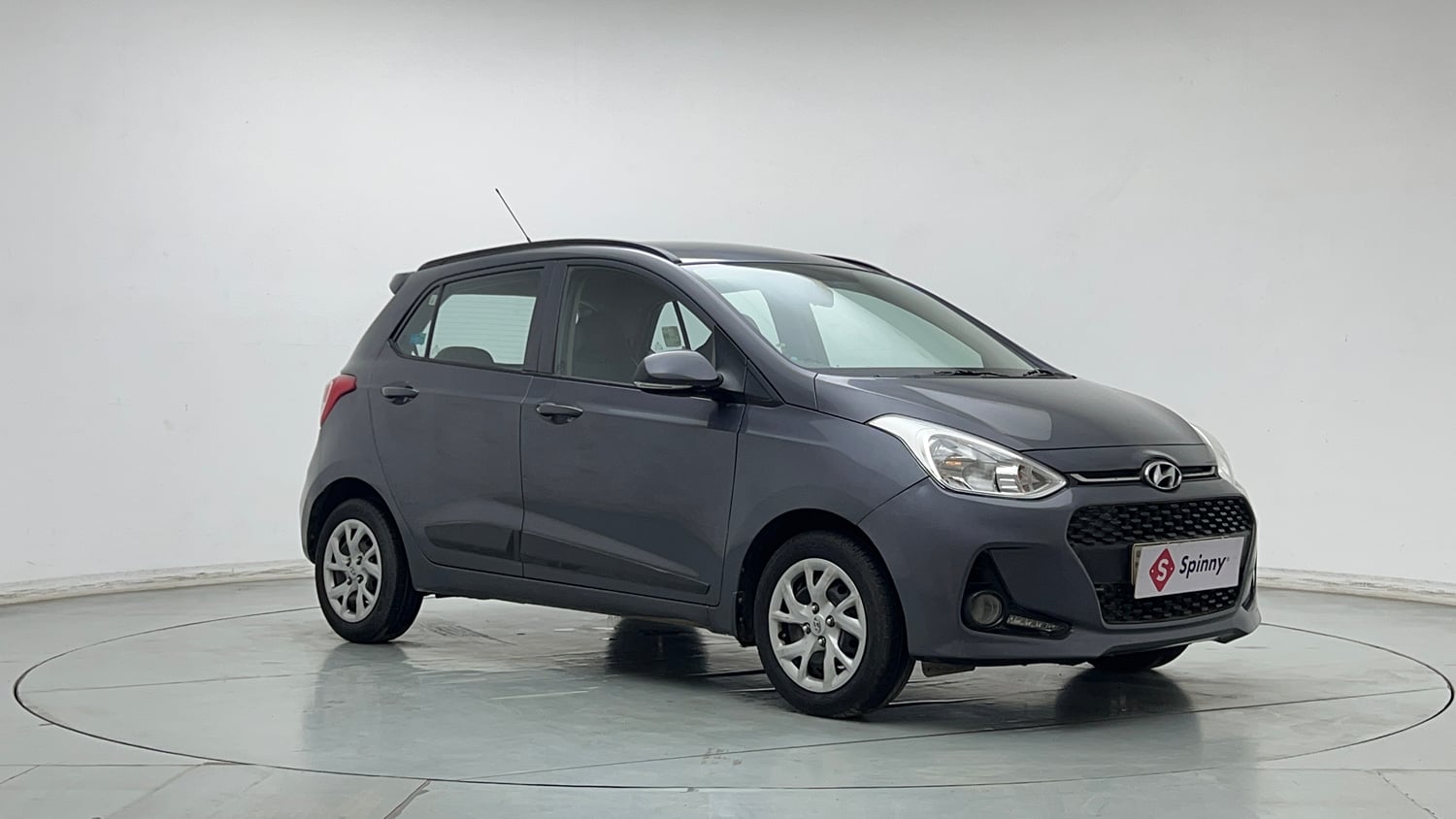 Used 2018 Hyundai Grand i10 Sportz 1.2 Kappa VTVT Petrol Manual exterior RIGHT FRONT CORNER VIEW