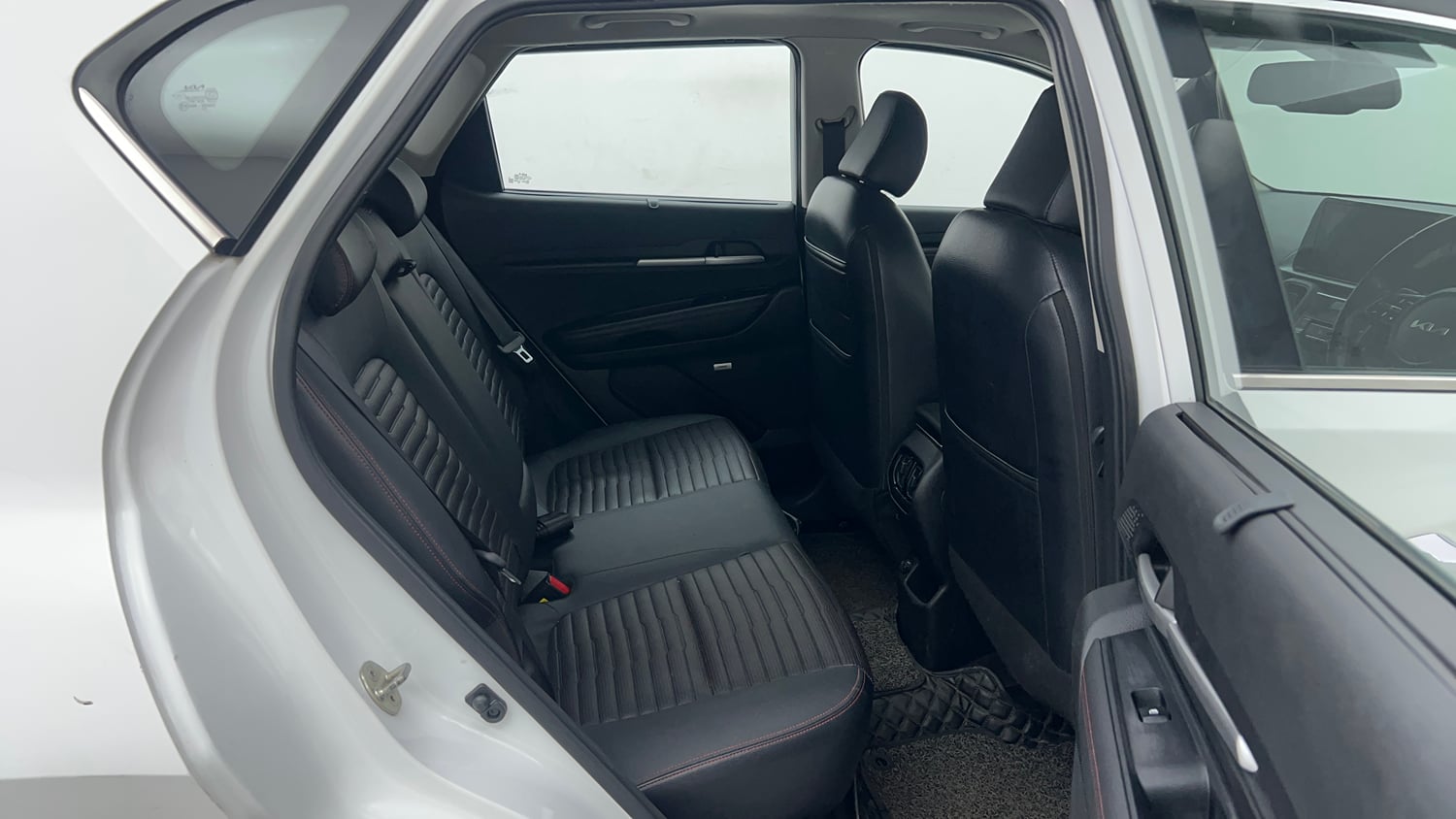 Used 2022 Kia Sonet GTX Plus 1.5 AT Diesel Automatic interior RIGHT SIDE REAR DOOR CABIN VIEW