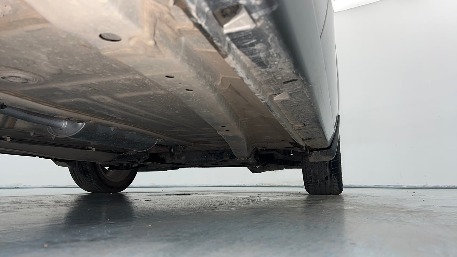 Used 2020 Maruti Suzuki Baleno Zeta Petrol Manual extra REAR RIGHT UNDERBODY VIEW