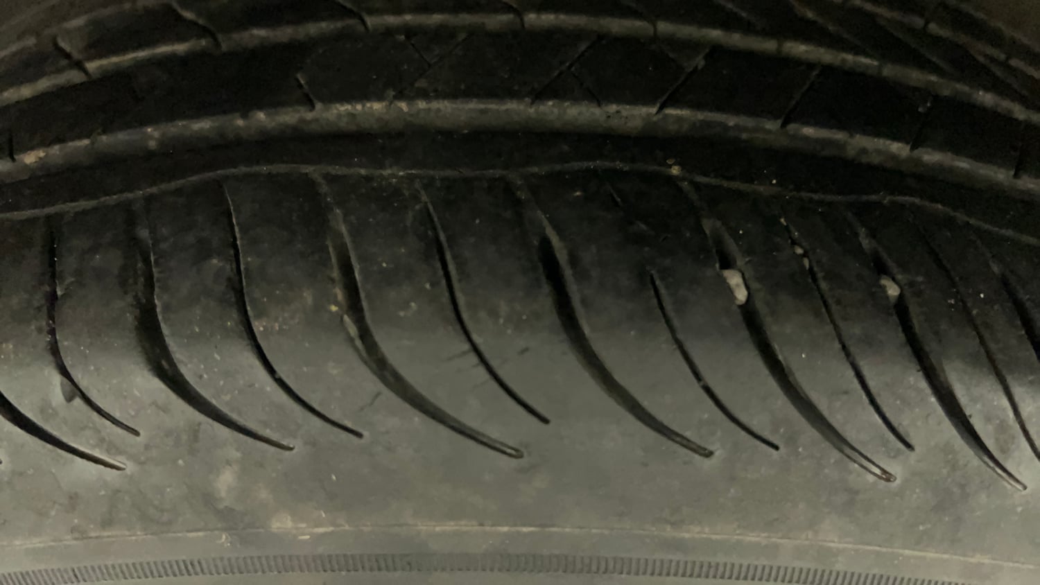 Used 2022 Maruti Suzuki Ciaz Zeta 1.5 Petrol Manual tyres LEFT FRONT TYRE TREAD VIEW