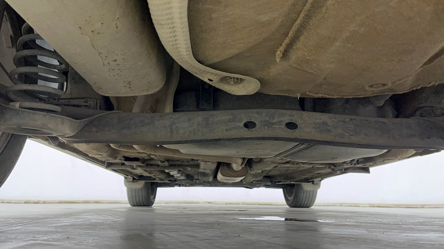 Used 2023 Volkswagen Taigun Topline 1.0 TSI AT Petrol Automatic extra REAR UNDERBODY VIEW (TAKEN FROM REAR)