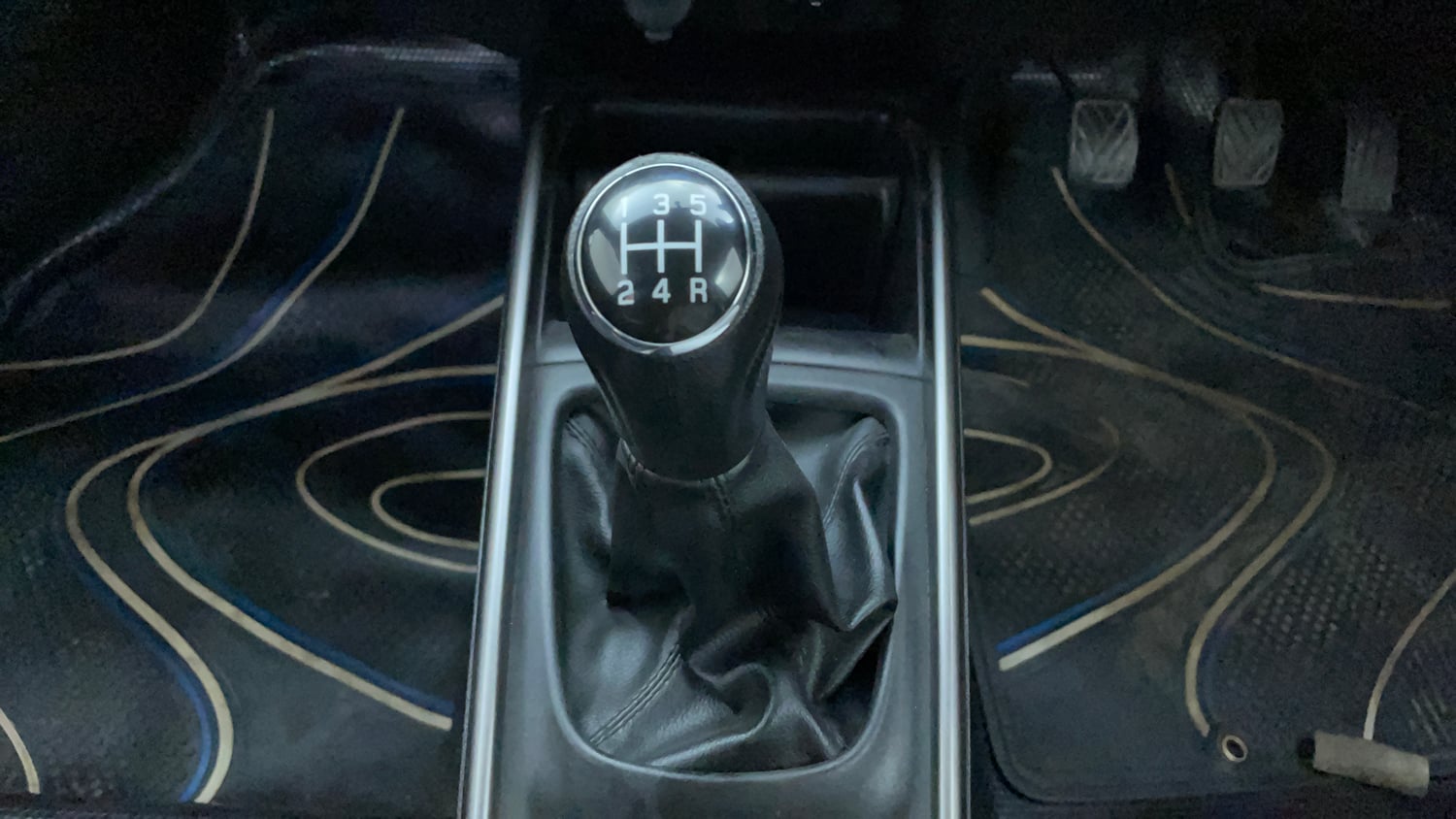 Used 2019 Maruti Suzuki Baleno Delta Petrol Manual interior GEAR  KNOB VIEW
