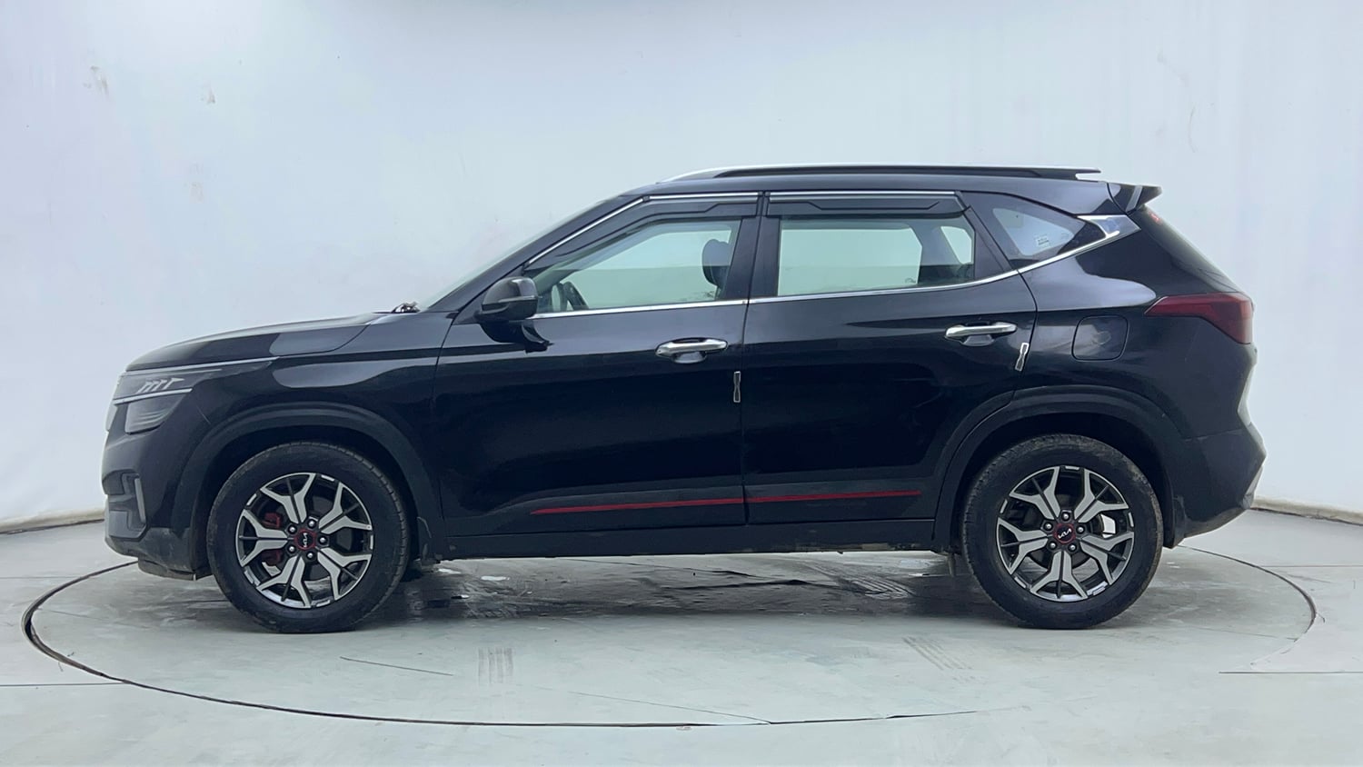 Used 2021 Kia Seltos GTX Plus 1.4 Petrol Manual exterior LEFT SIDE VIEW