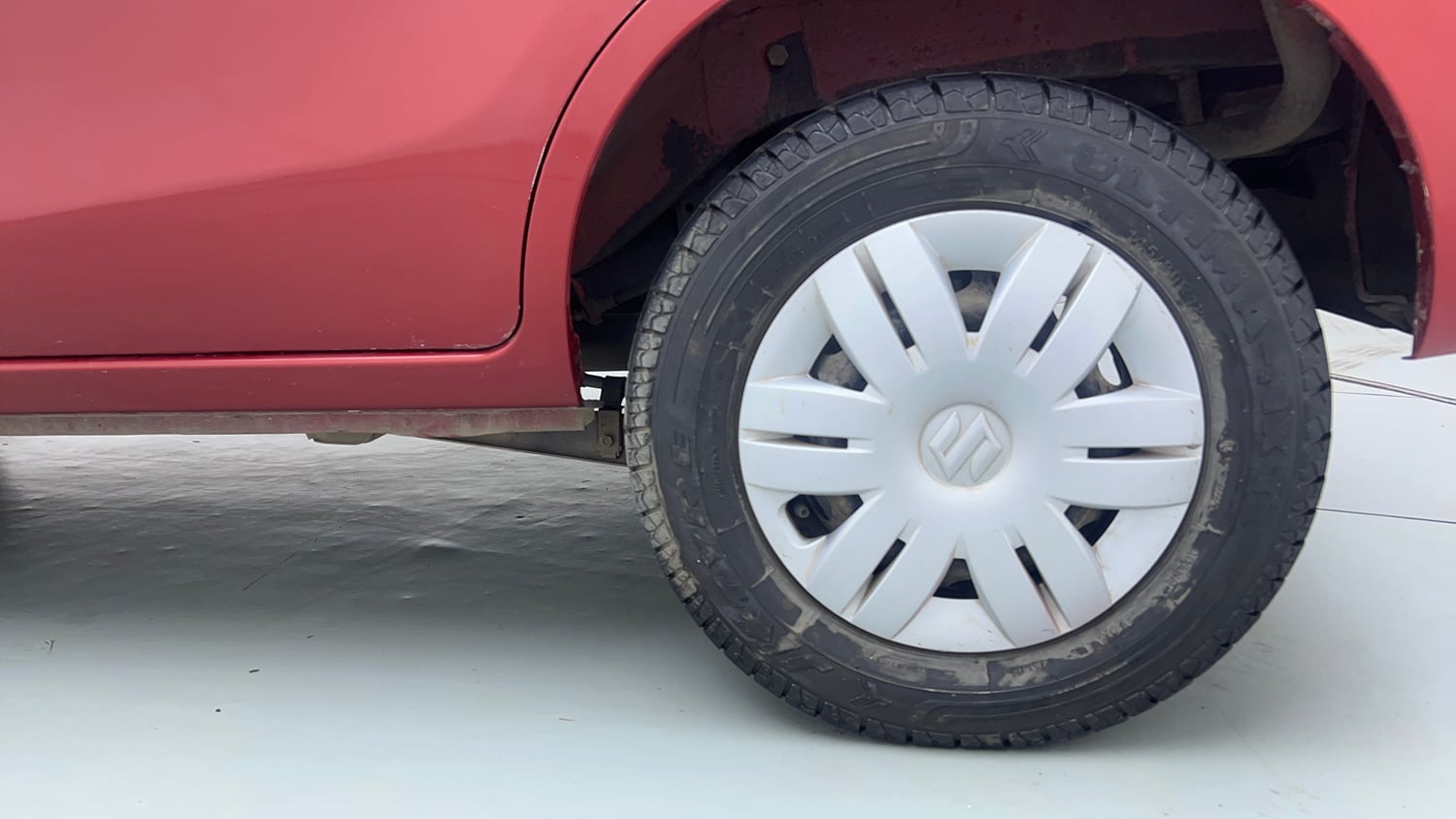 Used 2016 Maruti Suzuki Alto 800 Vxi Petrol Manual tyres LEFT REAR TYRE RIM VIEW