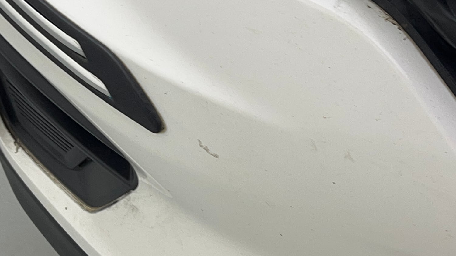 Used 2022 Renault Triber RXE Petrol Manual dents MINOR SCRATCH