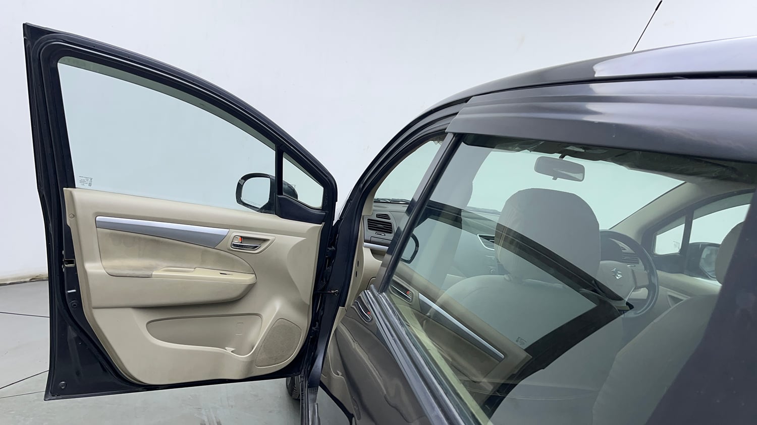 Used 2018 Maruti Suzuki Ertiga ZXI Petrol Manual interior LEFT FRONT DOOR OPEN VIEW