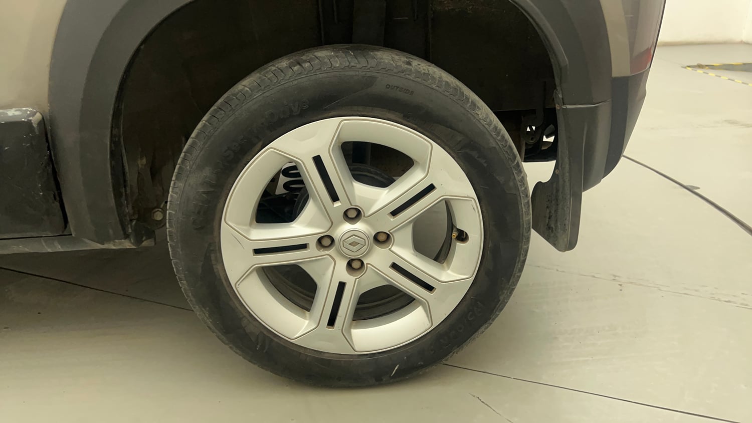 Used 2021 Renault Kiger RXT AMT Petrol Automatic tyres LEFT REAR TYRE RIM VIEW