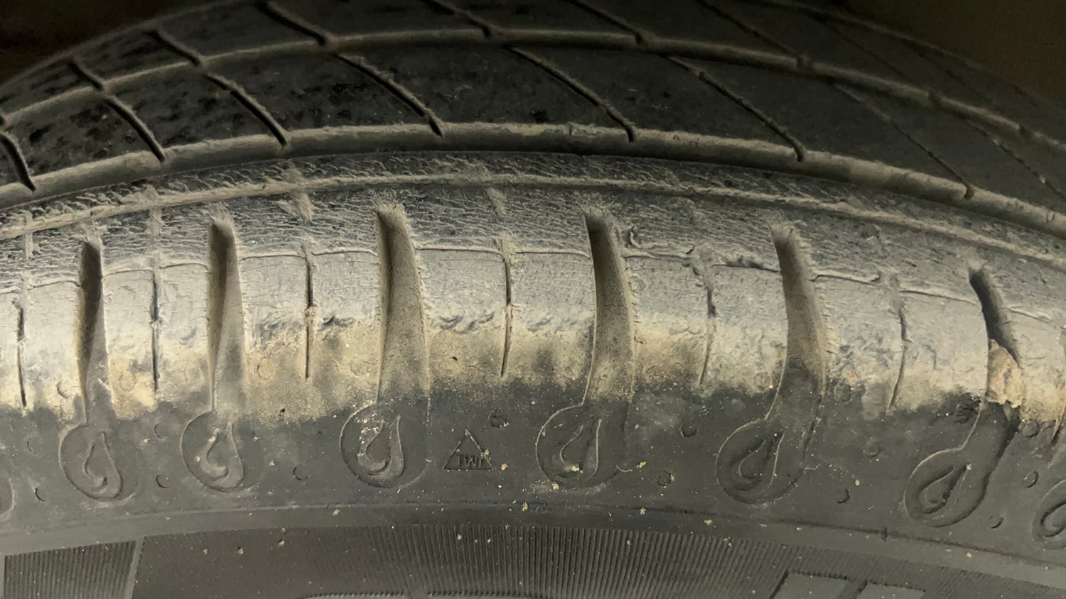 Used 2021 Renault Kwid RXL Petrol Manual tyres RIGHT FRONT TYRE TREAD VIEW
