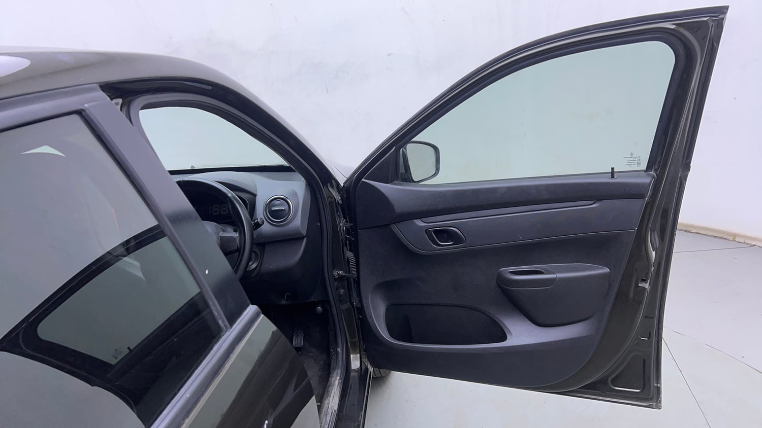 Used 2018 Renault Kwid 1.0 RXT AMT Opt Petrol Automatic interior RIGHT FRONT DOOR OPEN VIEW