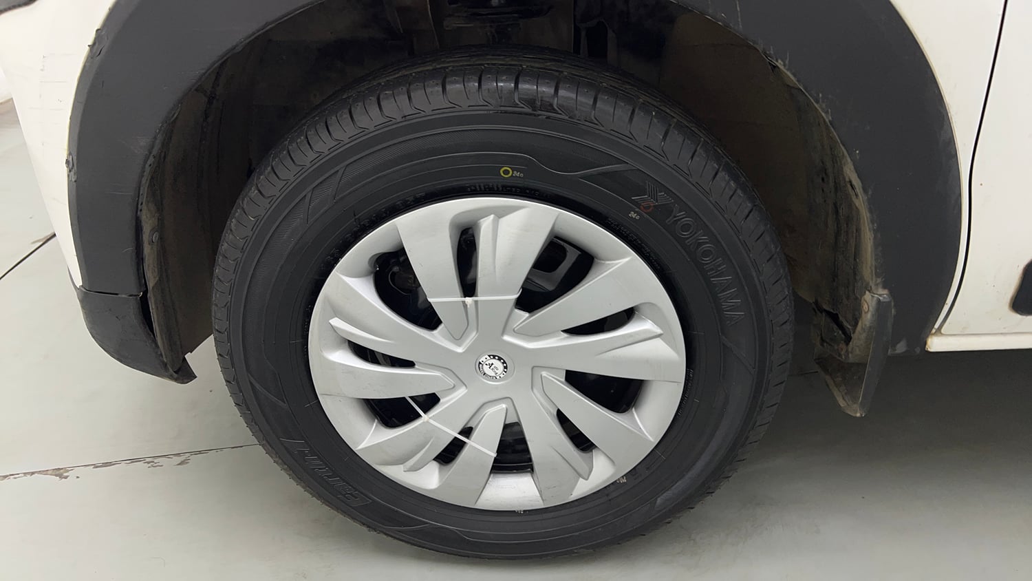 Used 2022 Renault Triber RXE Petrol Manual tyres LEFT FRONT TYRE RIM VIEW