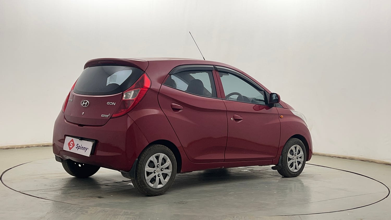 Used 2015 Hyundai Eon Magna + Petrol Manual exterior RIGHT REAR CORNER VIEW