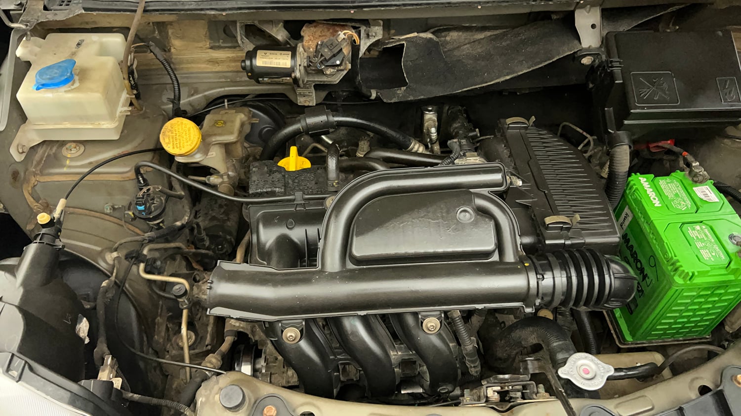 Used 2019 Renault Kwid RXT (O) 1.0 SCE Edition Petrol Manual engine ENGINE RIGHT SIDE VIEW
