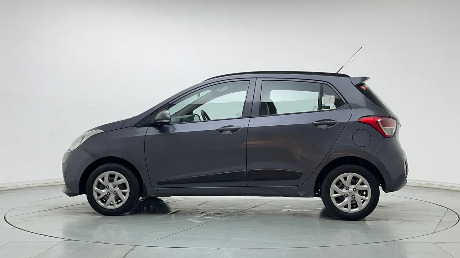 Used 2018 Hyundai Grand i10 Sportz 1.2 Kappa VTVT Petrol Manual exterior LEFT SIDE VIEW