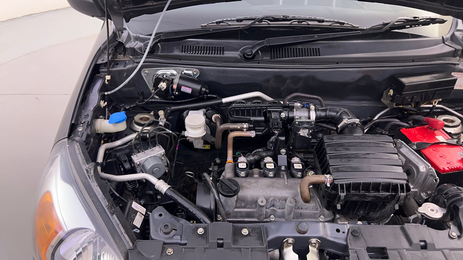 Used 2020 Maruti Suzuki Alto 800 VXi Petrol Manual engine ENGINE RIGHT SIDE HINGE & APRON VIEW