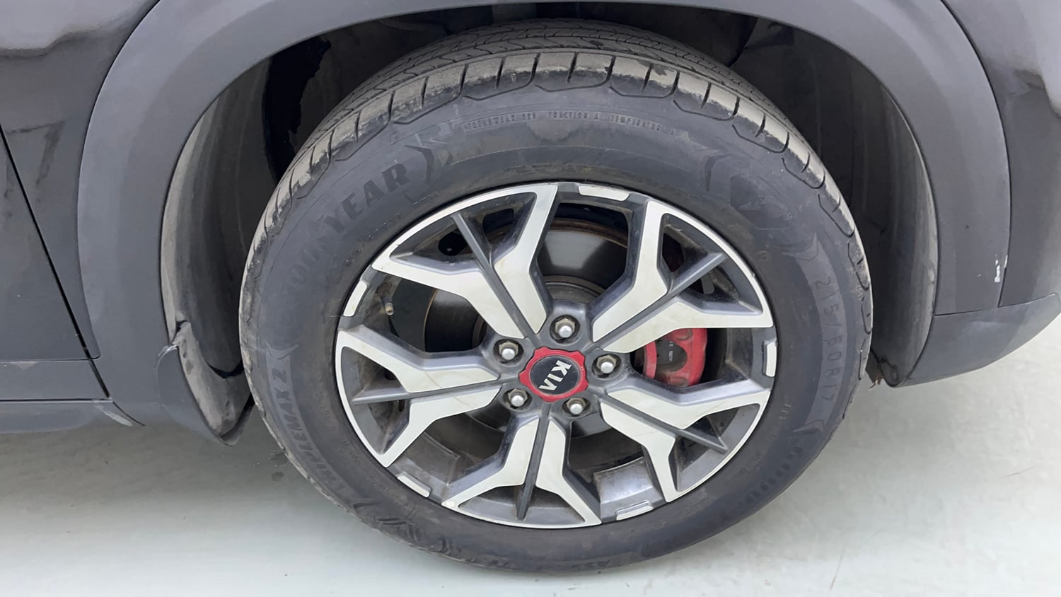 Used 2019 kia Seltos GTX DCT 1.4 Petrol Automatic tyres RIGHT FRONT TYRE RIM VIEW