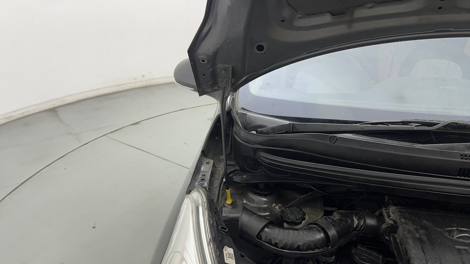 Used 2016 Hyundai Grand i10 Sportz 1.2 Kappa VTVT Petrol Manual engine ENGINE RIGHT SIDE HINGE & APRON VIEW