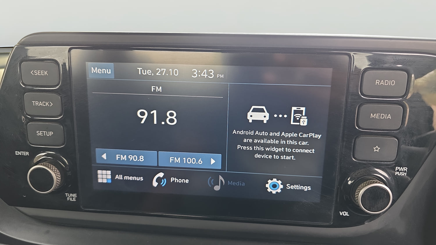 Used 2023 Hyundai New i20 Sportz 1.2 IVT Petrol Automatic interior MUSIC SYSTEM & AC CONTROL VIEW