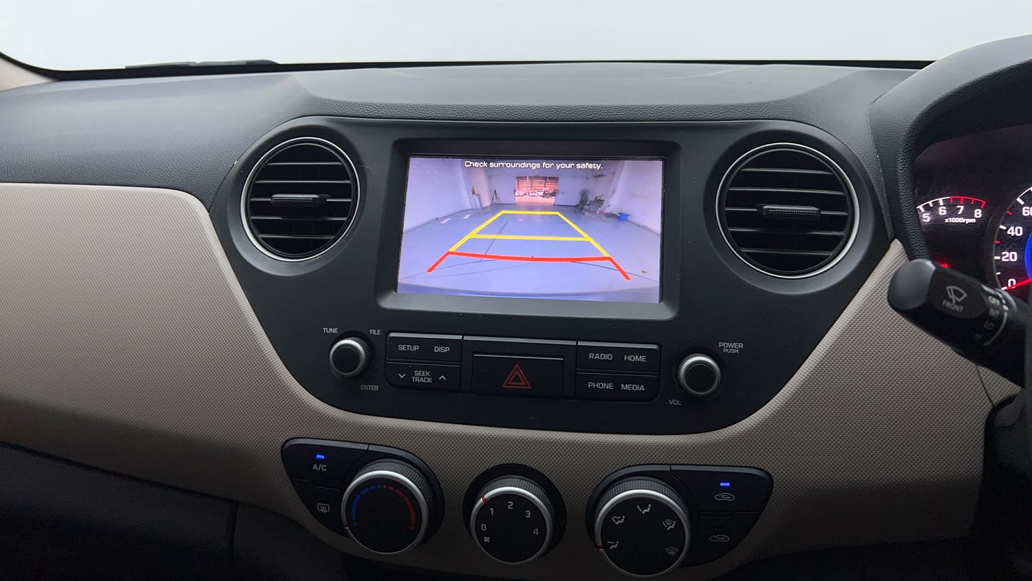 Used 2018 Hyundai Grand i10 Sportz 1.2 Kappa VTVT Petrol Manual top_features Rear camera