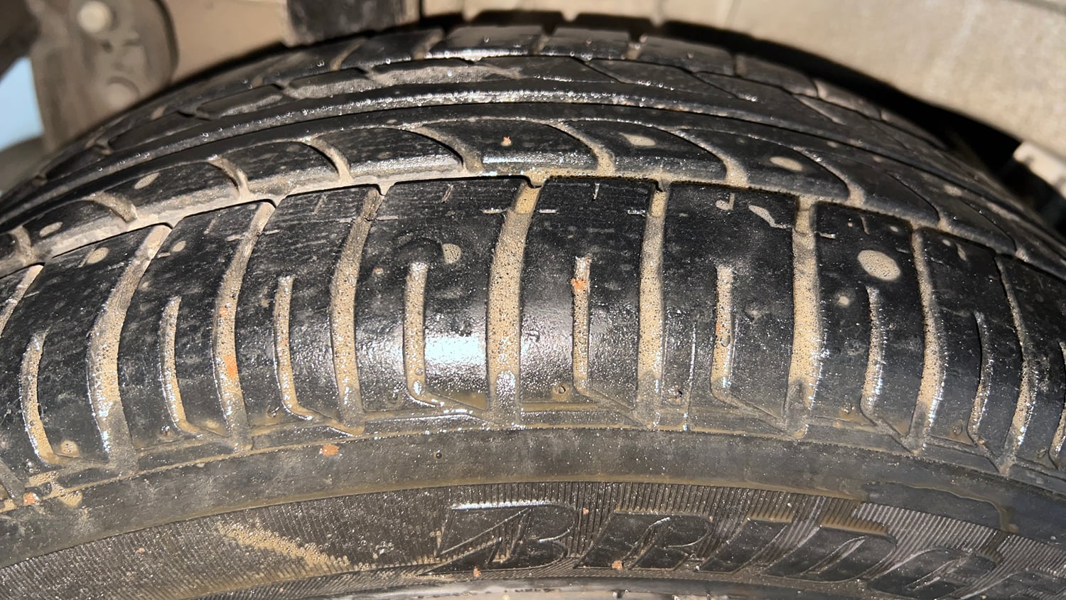 Used 2018 Mahindra KUV100 NXT K6 Plus 6 STR Petrol Manual tyres RIGHT REAR TYRE TREAD VIEW