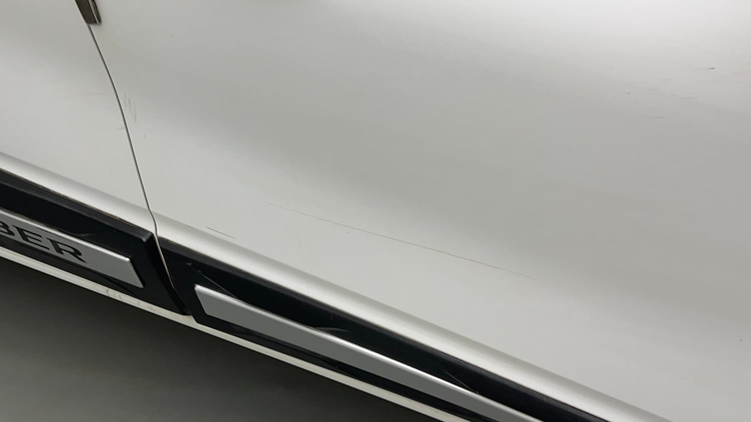 Used 2022 Renault Triber RXE Petrol Manual dents MINOR SCRATCH
