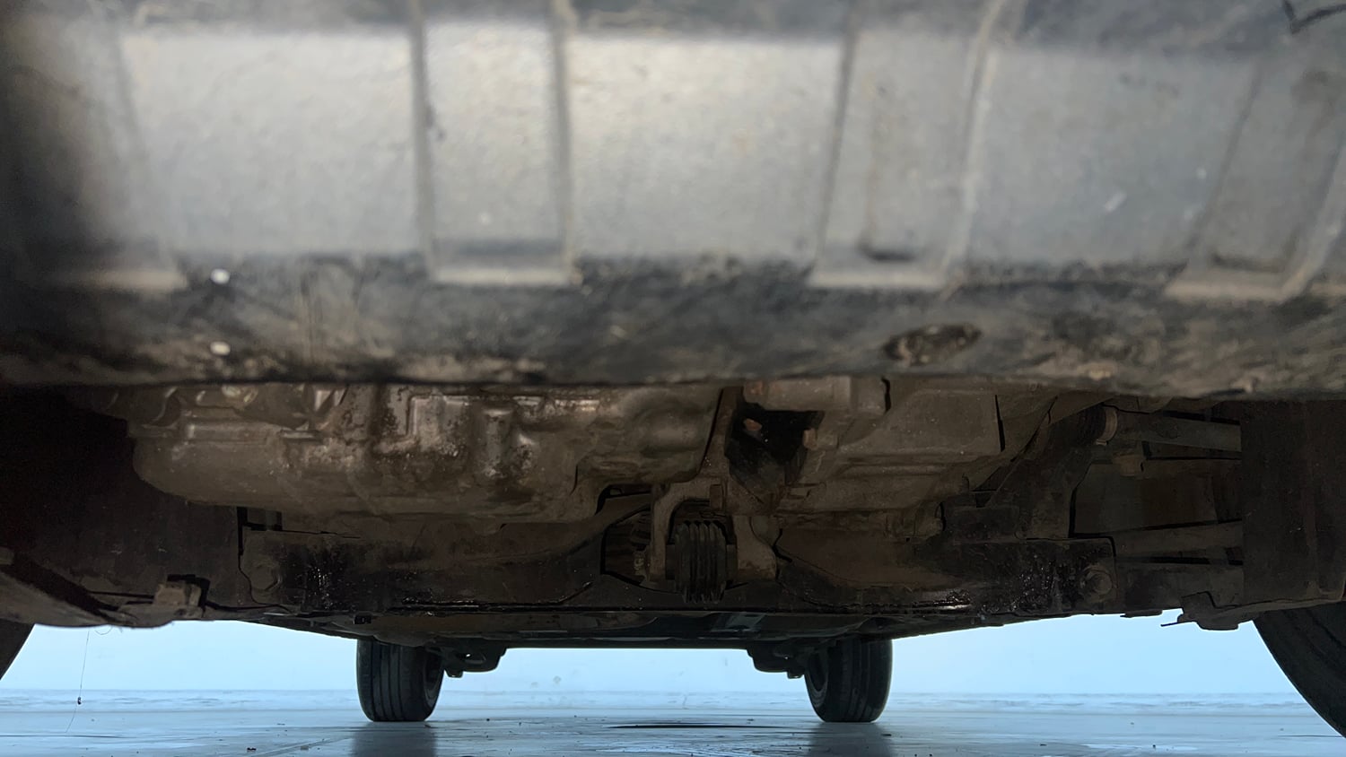 Used 2015 Honda City V Petrol Manual extra FRONT LEFT UNDERBODY VIEW