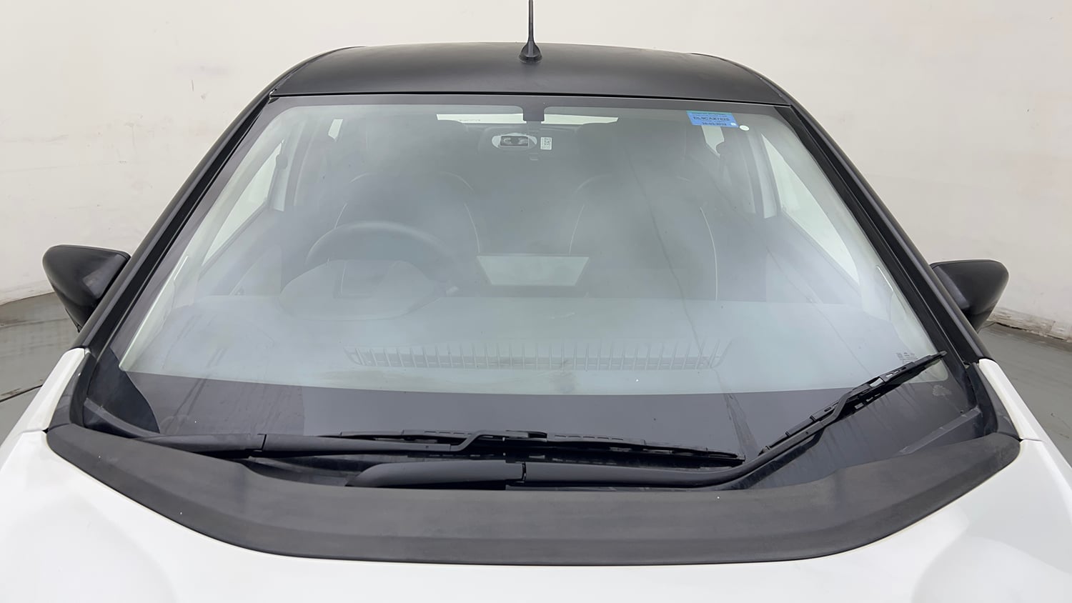 Used 2022 Tata Altroz XE Petrol Petrol Manual exterior FRONT WINDSHIELD VIEW