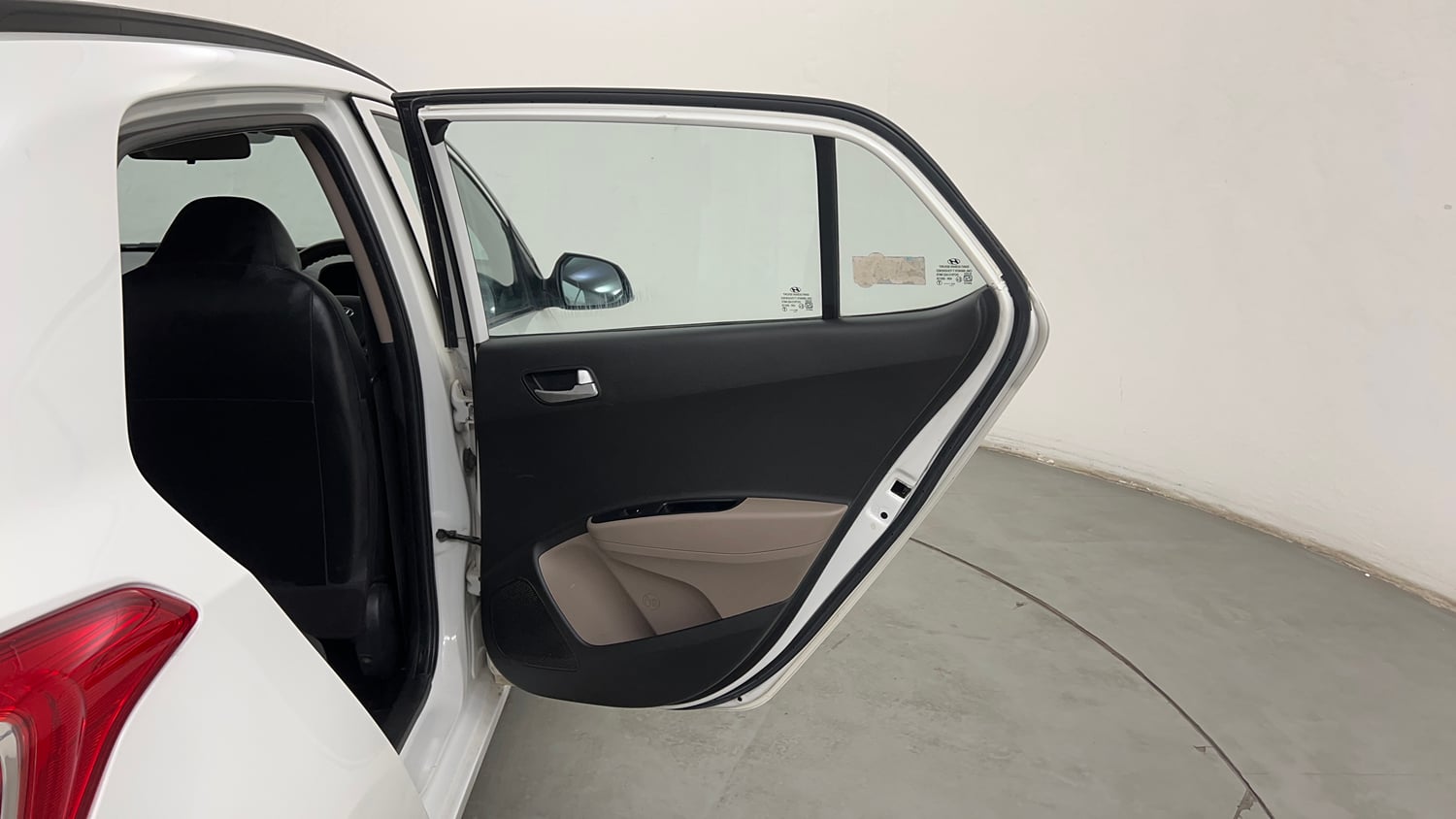 Used 2016 Hyundai Grand i10 Asta 1.2 Kappa VTVT (O) Petrol Manual interior RIGHT REAR DOOR OPEN VIEW