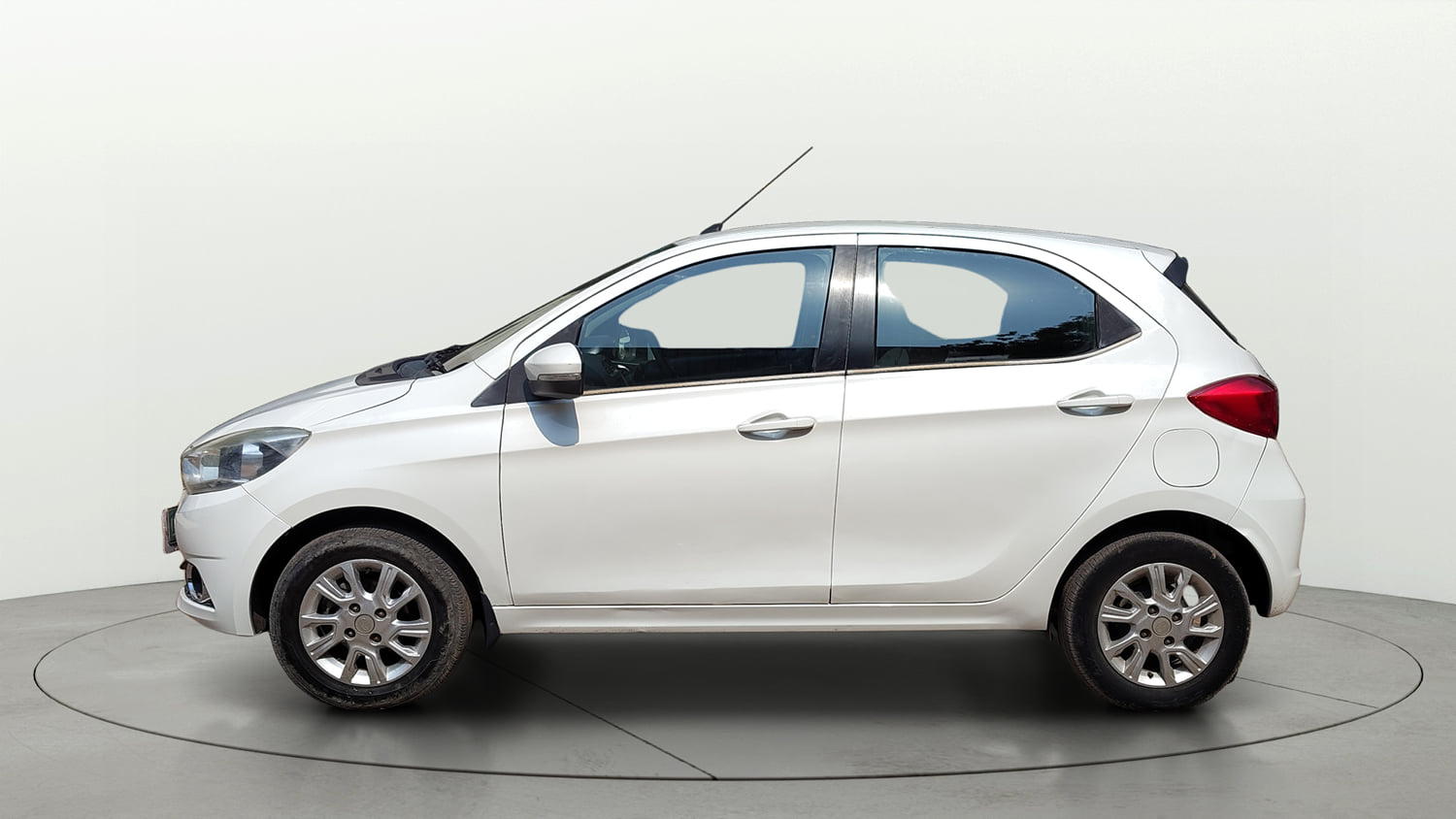 Used 2018 Tata Tiago Revotorq XZ Diesel Manual exterior LEFT SIDE VIEW