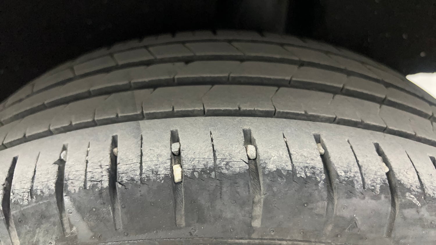 Used 2021 Maruti Suzuki Baleno Zeta Automatic Petrol Automatic tyres LEFT REAR TYRE TREAD VIEW