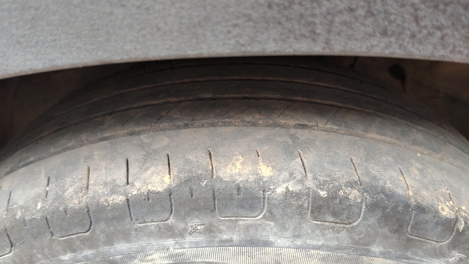 Used 2022 Hyundai Venue SX 1.0 Turbo Petrol Manual tyres LEFT FRONT TYRE TREAD VIEW