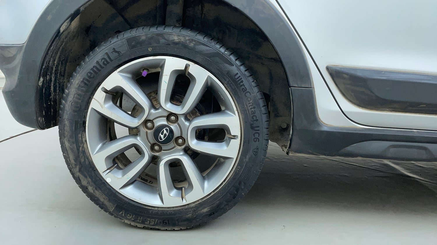 Used 2015 Hyundai i20 Active 1.2 S Petrol Manual tyres RIGHT REAR TYRE RIM VIEW