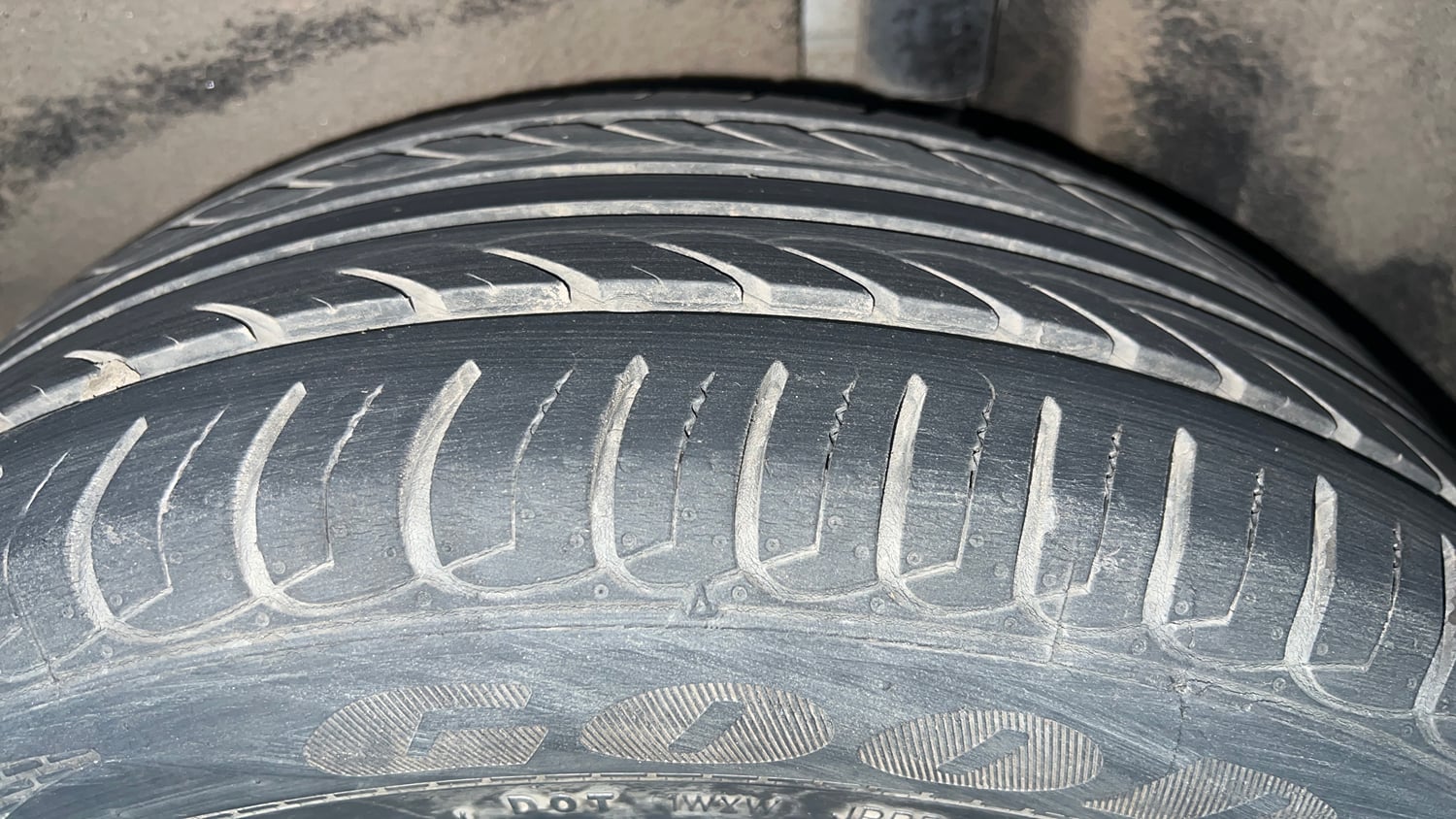 Used 2021 Ford EcoSport Trend 1.5L Ti-VCT Petrol Manual tyres LEFT REAR TYRE TREAD VIEW