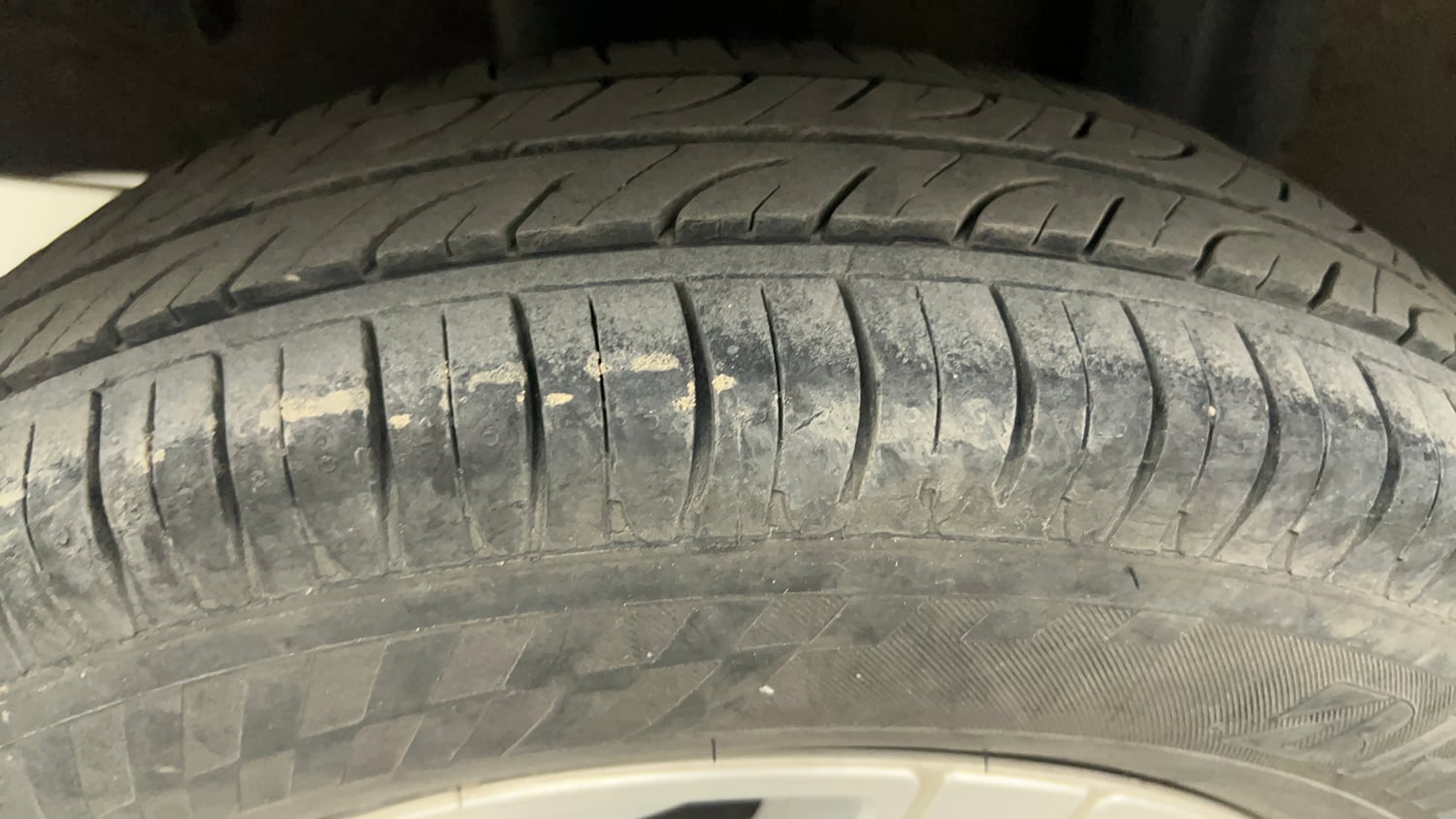 Used 2019 Renault Triber RXZ Petrol Manual tyres RIGHT REAR TYRE TREAD VIEW