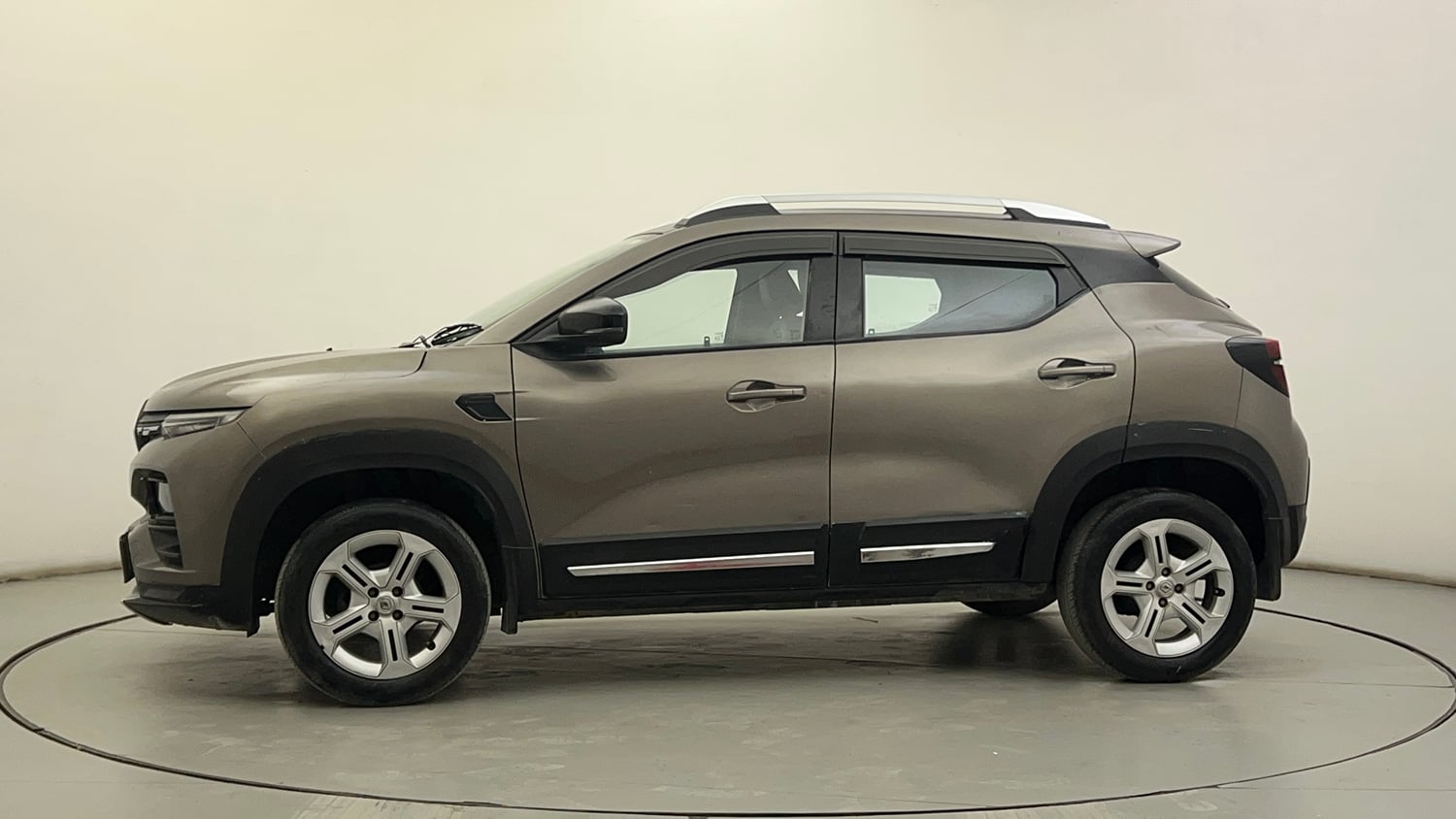 Used 2021 Renault Kiger RXT AMT Petrol Automatic exterior LEFT SIDE VIEW