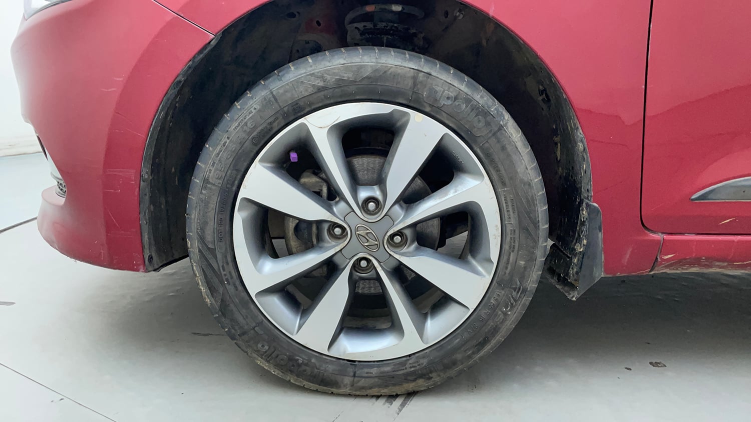 Used 2015 Hyundai Elite i20 Asta 1.2 Petrol Manual tyres LEFT FRONT TYRE RIM VIEW