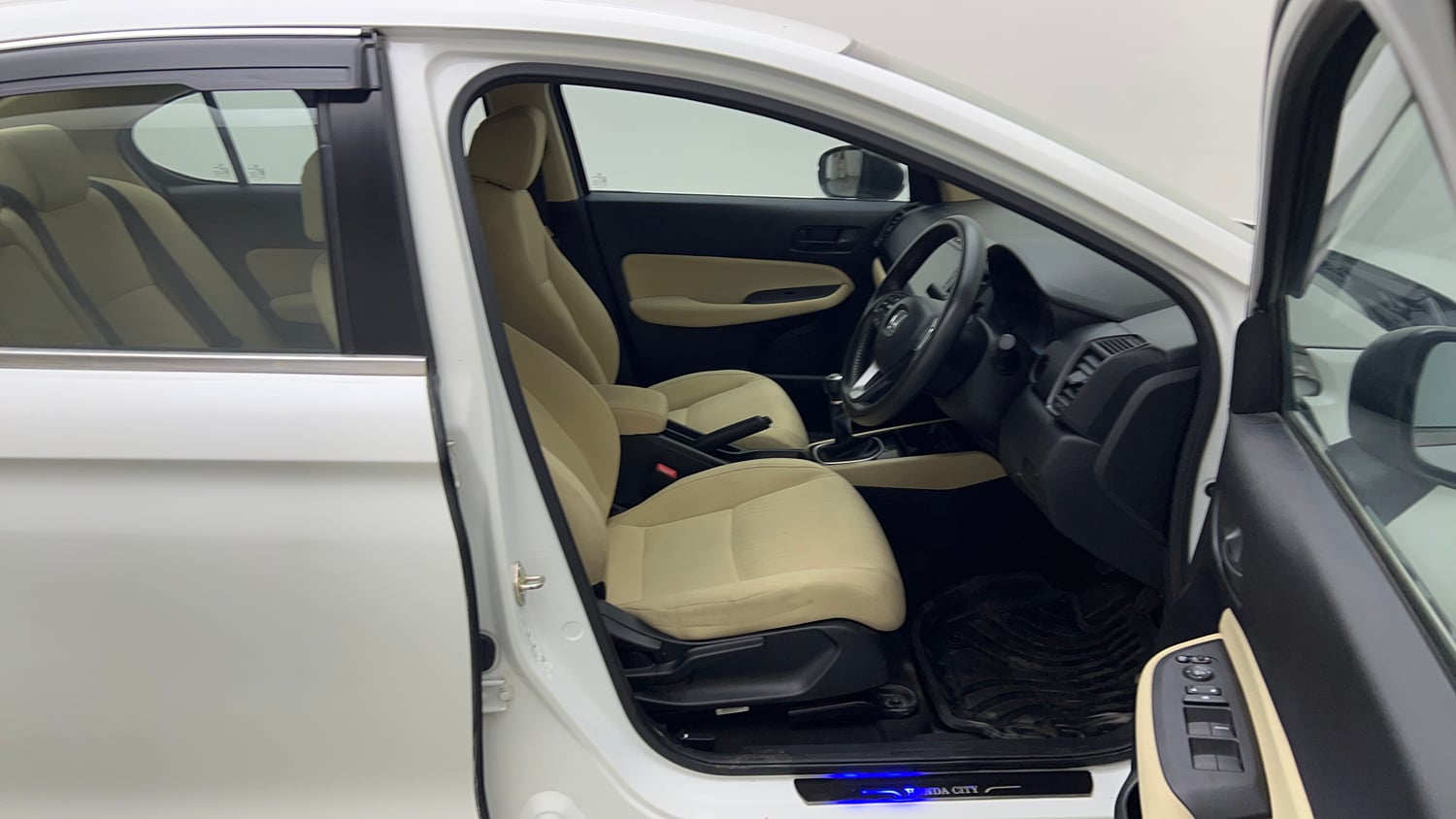 Used 2024 Honda City SV Petrol MT Petrol Manual interior RIGHT SIDE FRONT DOOR CABIN VIEW