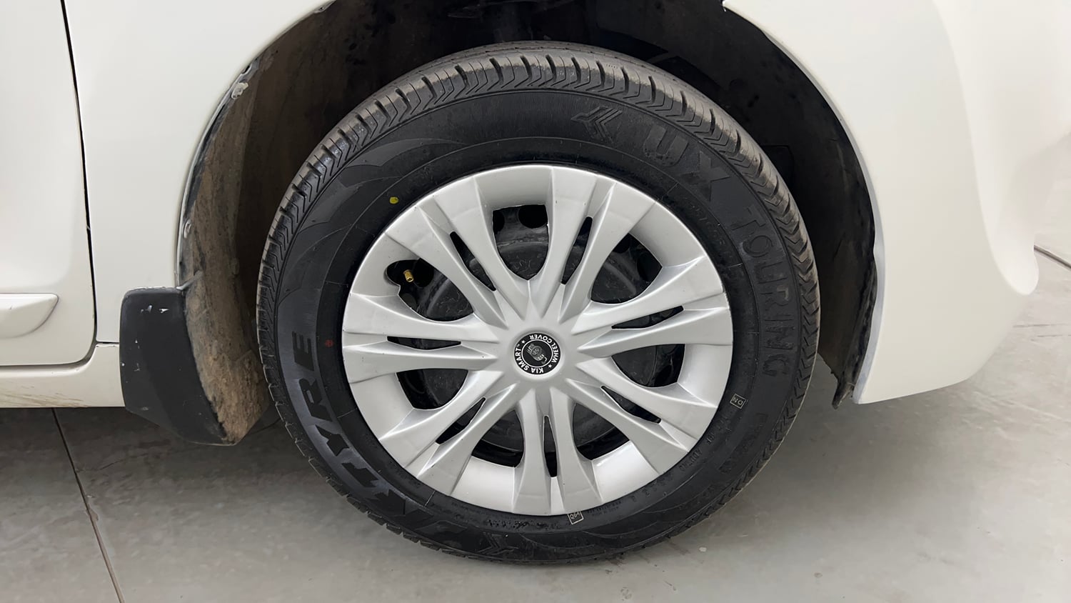 Used 2017 Maruti Suzuki Baleno Delta 1.2 Petrol Manual tyres RIGHT FRONT TYRE RIM VIEW