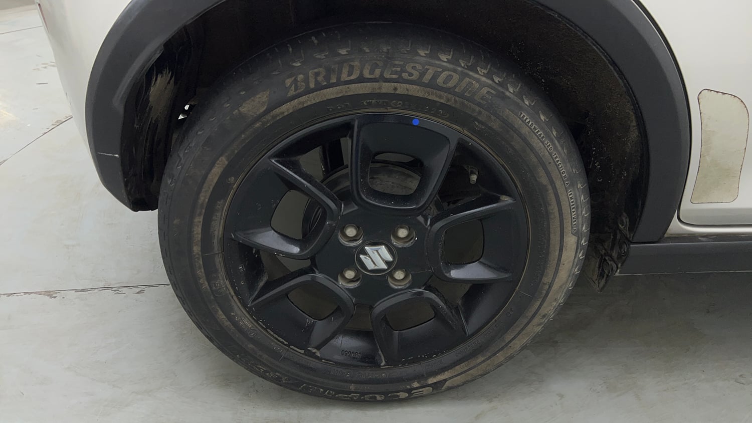 Used 2020 Maruti Suzuki Ignis Alpha 1.2 AMT Petrol Automatic tyres RIGHT REAR TYRE RIM VIEW