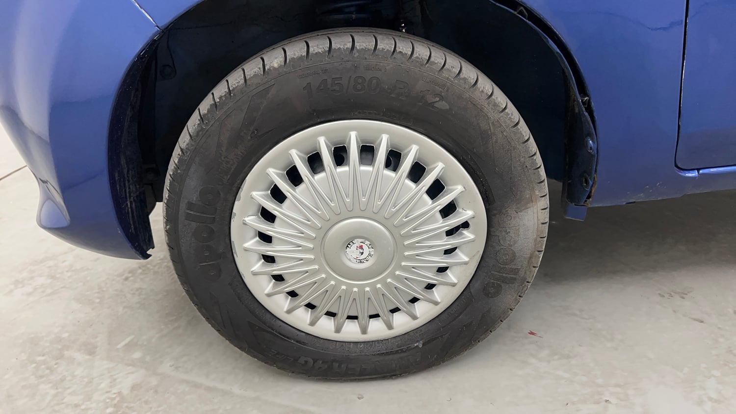 Used 2016 Maruti Suzuki Alto 800 Lxi Petrol Manual tyres LEFT FRONT TYRE RIM VIEW
